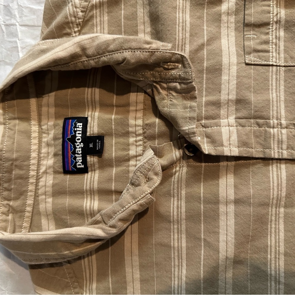 Patagonia Men's Casual Brown Striped Shirt - Picture 7 of 8